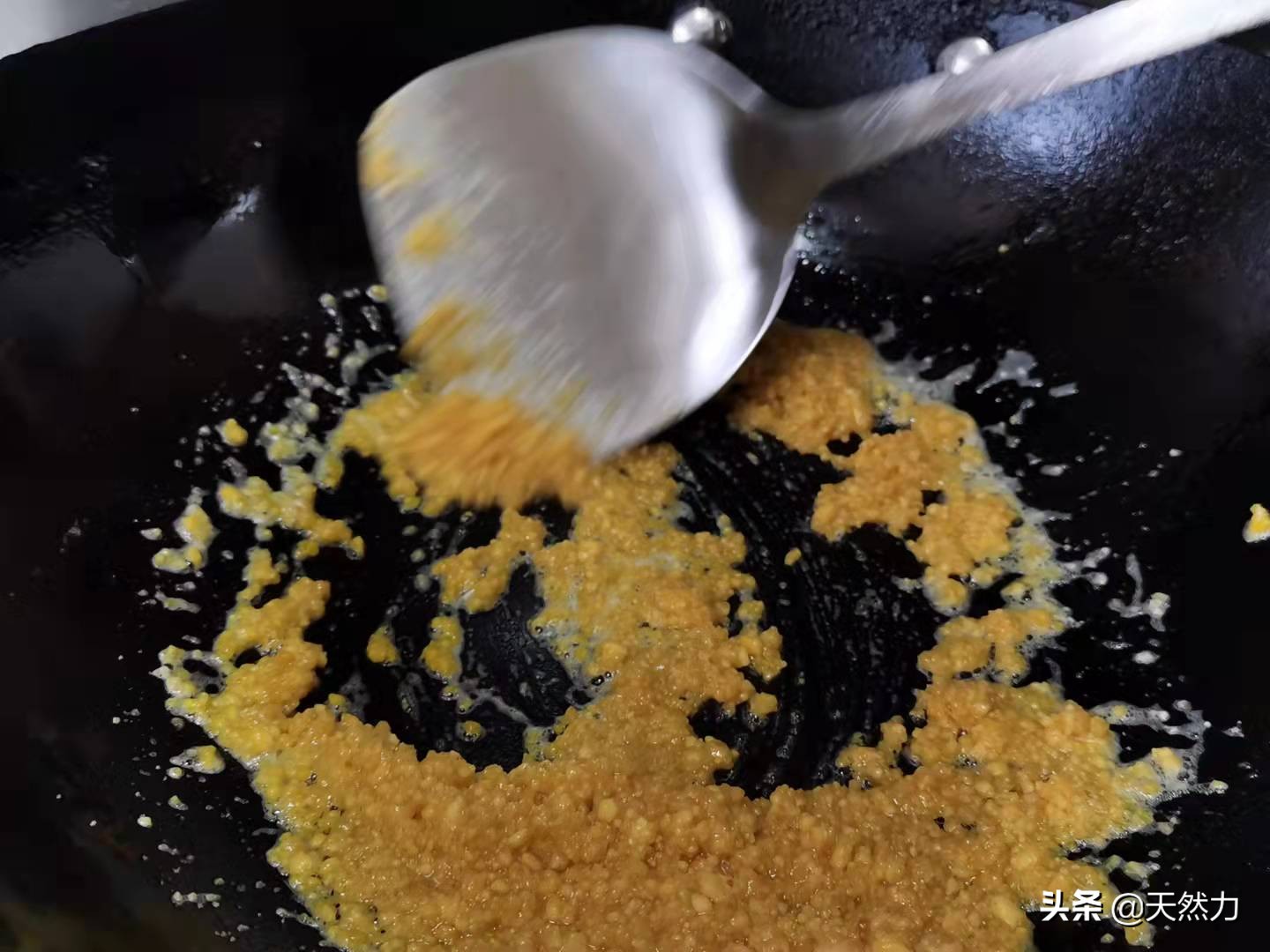 在家也能轻松做出广东名菜蛋黄焗南瓜，详细经验干货做法，收藏了