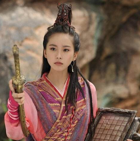 又抢女星男友？清纯玉女胡冰卿接连“翻车”，