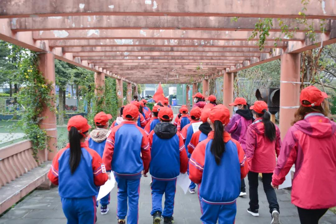 成都市双流区金桥小学开展学雷锋志愿服务活动