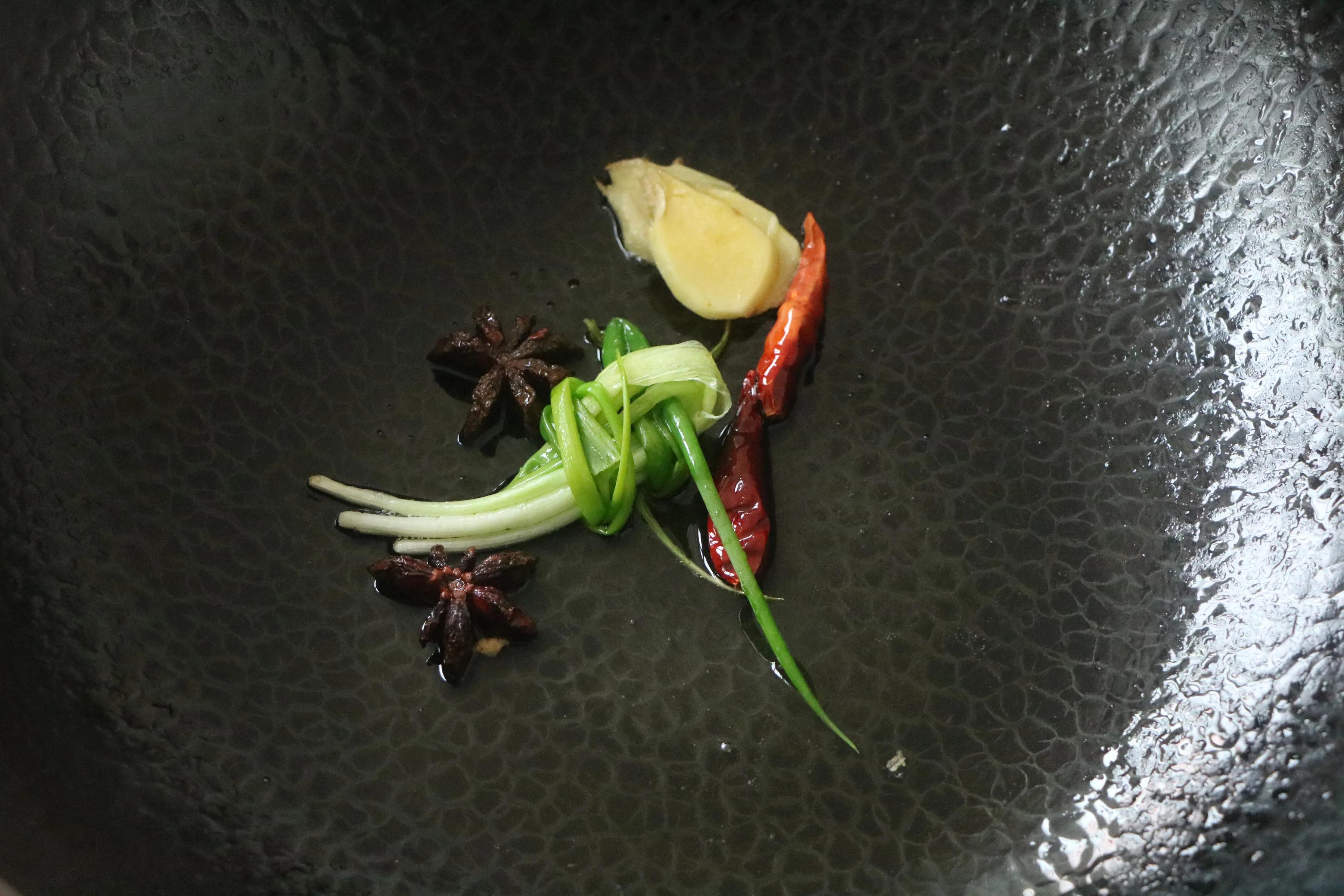 家庭版本的卤棒骨，每次卤一大锅瞬间被抢光，解馋更过瘾！香