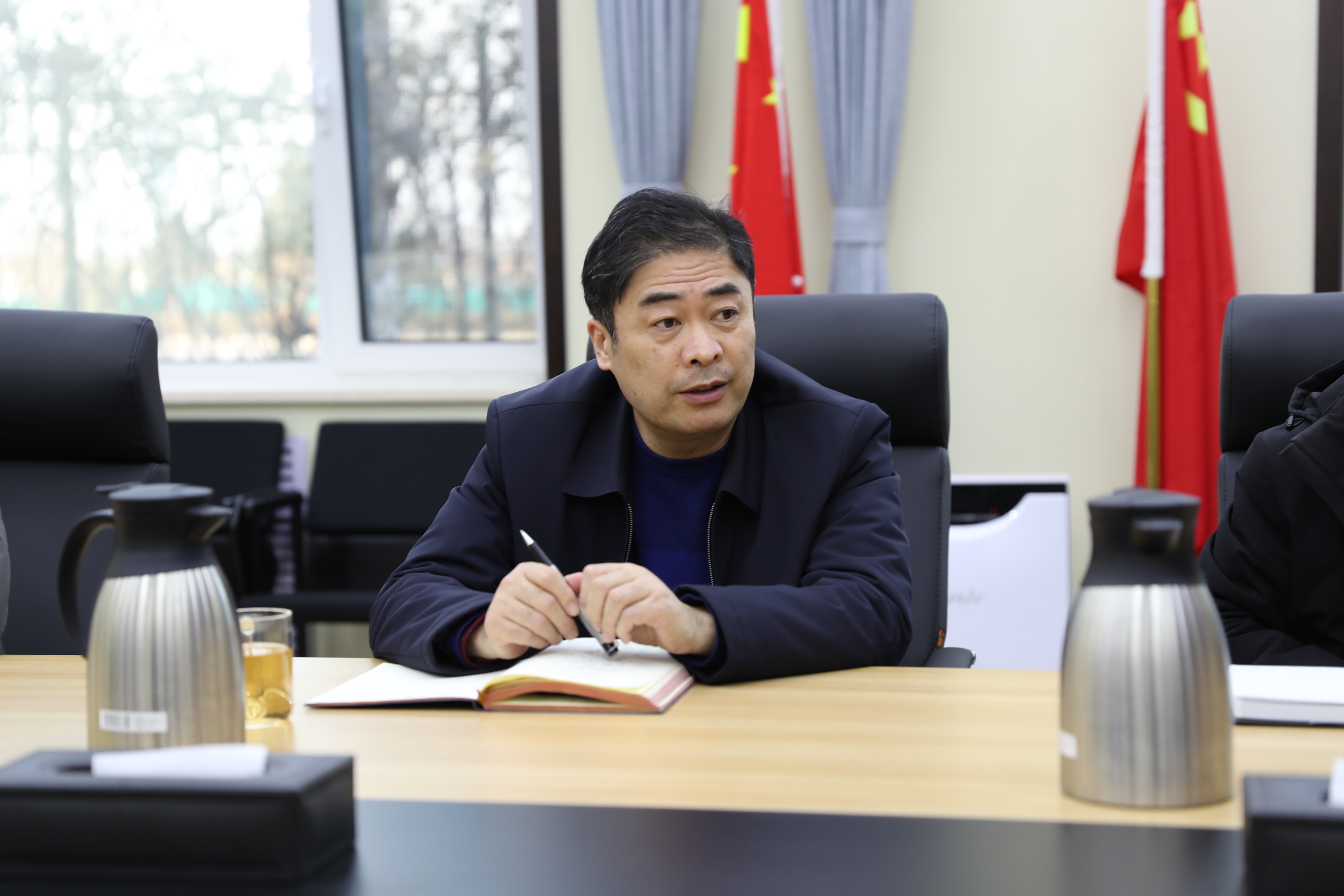 园区召开会议，迅速传达学习全市疫情防控和安全稳定工作专题会议精神