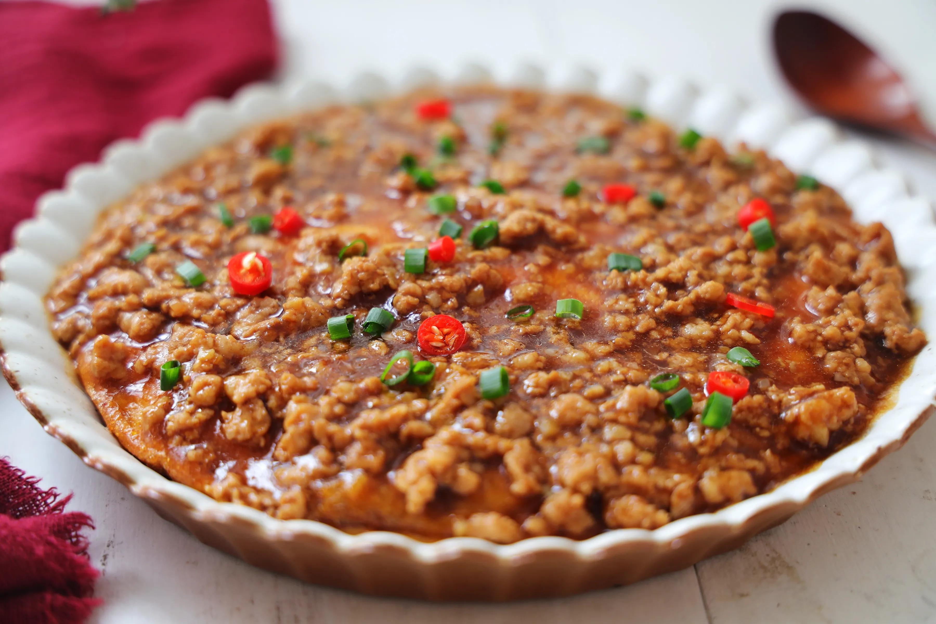 豆腐裡打入3個雞蛋，學會新吃法，鮮香味美特下飯，做一次饞一次