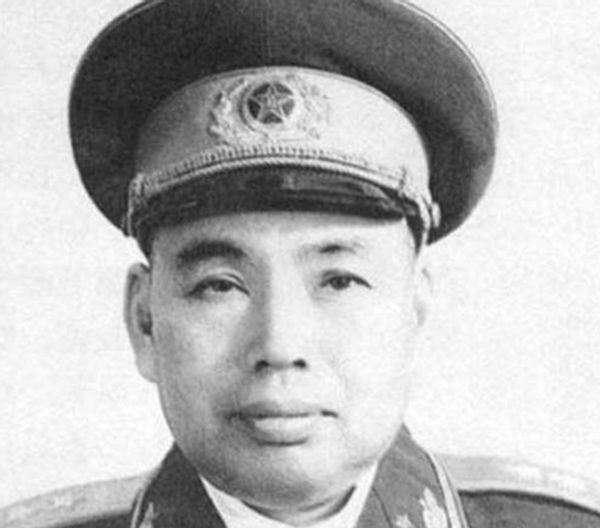 许世友儿子入伍30年，不甘心只做副团级，许世友：你很了不起？
