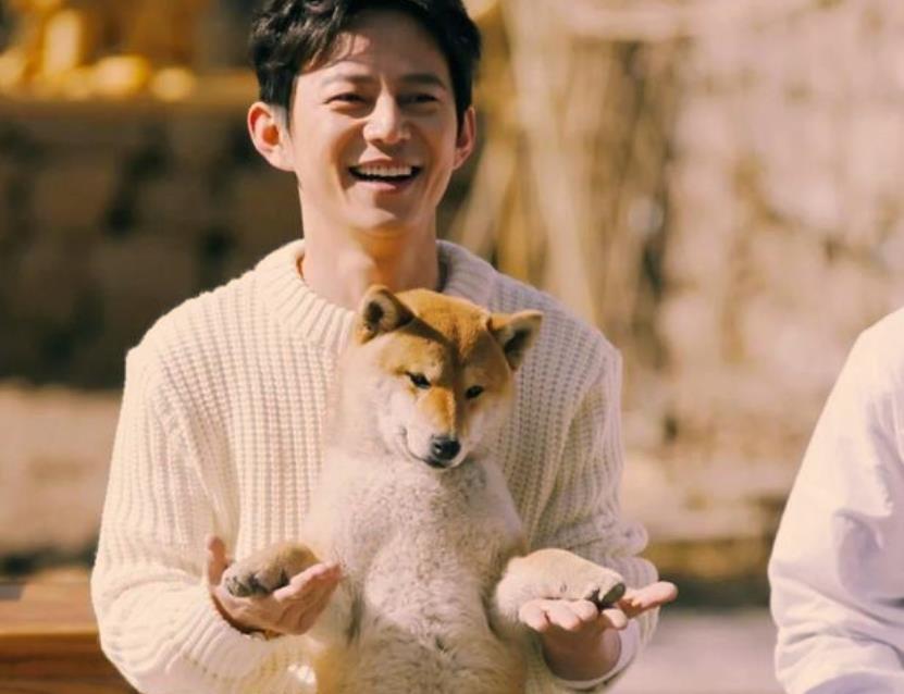 何炅老师为何人缘这么好，凭什么把主持人当得