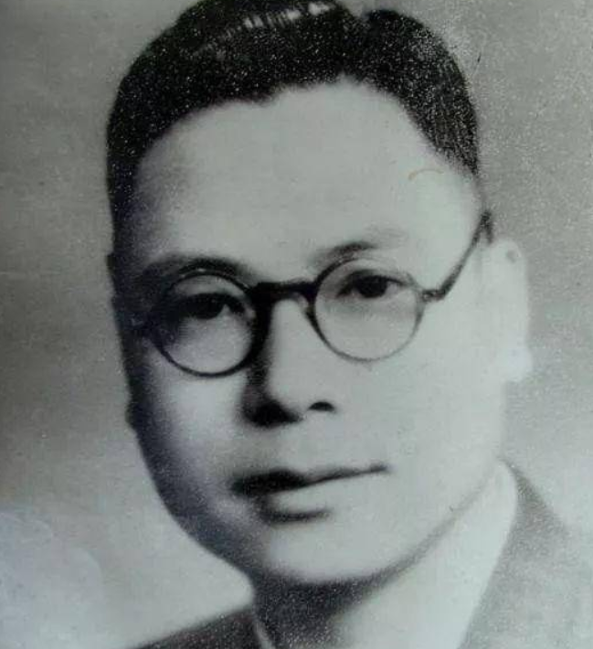 杜聿明向蒋介石报告：郭汝瑰是地下党，理由是家里沙发有补丁