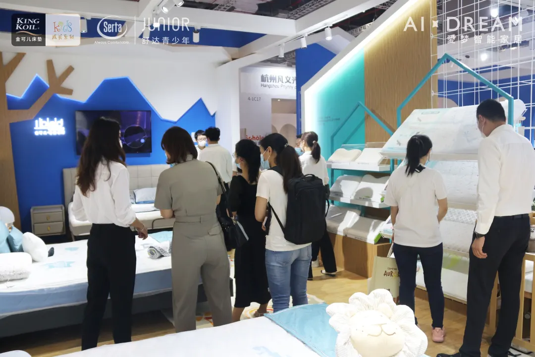 金可儿成长亮相孕婴童展,一举拿下床垫品牌首个创新之星