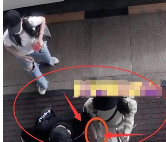 赵丽颖和冯绍峰真实感情：看看赵丽颖下车的时