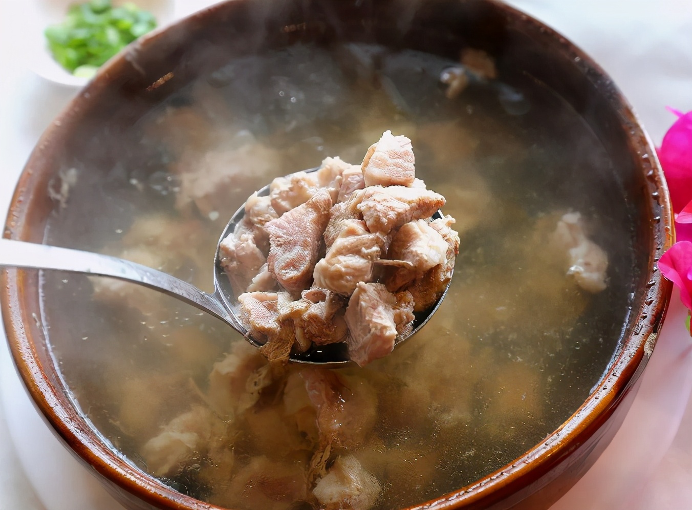 炖猪肉想要肉不柴,大厨教你3点知识,猪肉软烂入味,真香