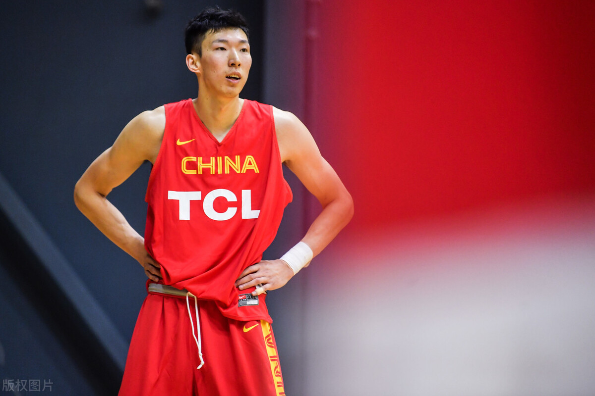 一期《吐槽大会》，几个脱口秀演员，撕掉了中国男篮男足的遮羞布