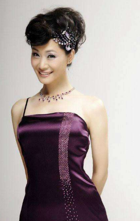 她是著名歌曲家，丈夫婚内出轨遭背叛，二婚嫁