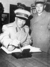 1978年邓华重病住院，浦安修拿出彭老总遗物，邓华看后失声痛哭