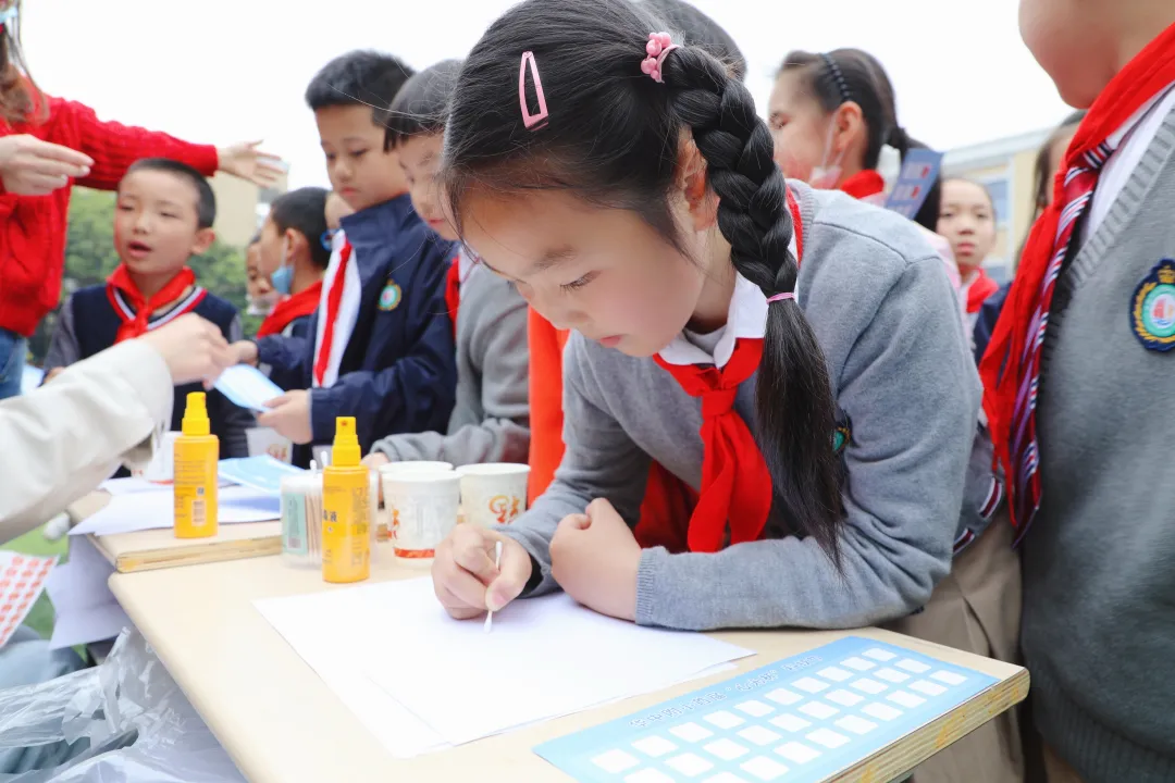 科技逐梦，创想未来——天府新区华中附小首届科技节闭幕式