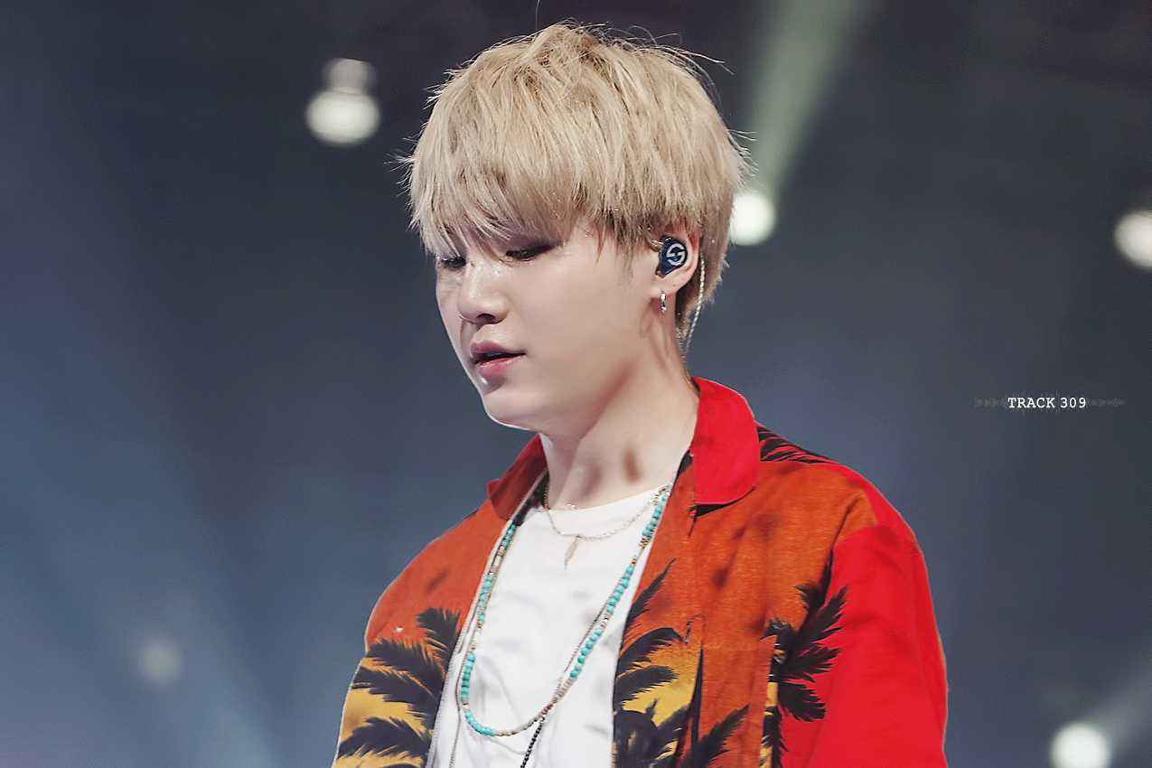 关于BTS的入伍问题，SUGA在新专辑里霸气回应：请