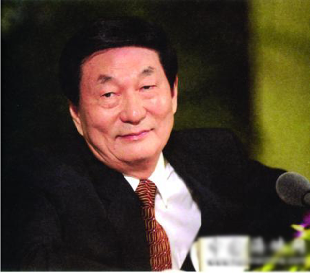 回顾上海证券交易所成立，朱镕基曾向邓小平汇报，邓：你只管做