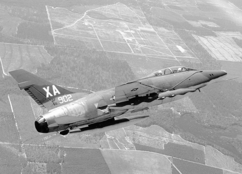 百系经典（一）：痛苦中开创超音速时代的F-100战斗机