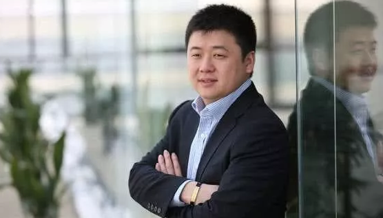 三次豪赌！身价220亿，他成了中国山寨老板转型