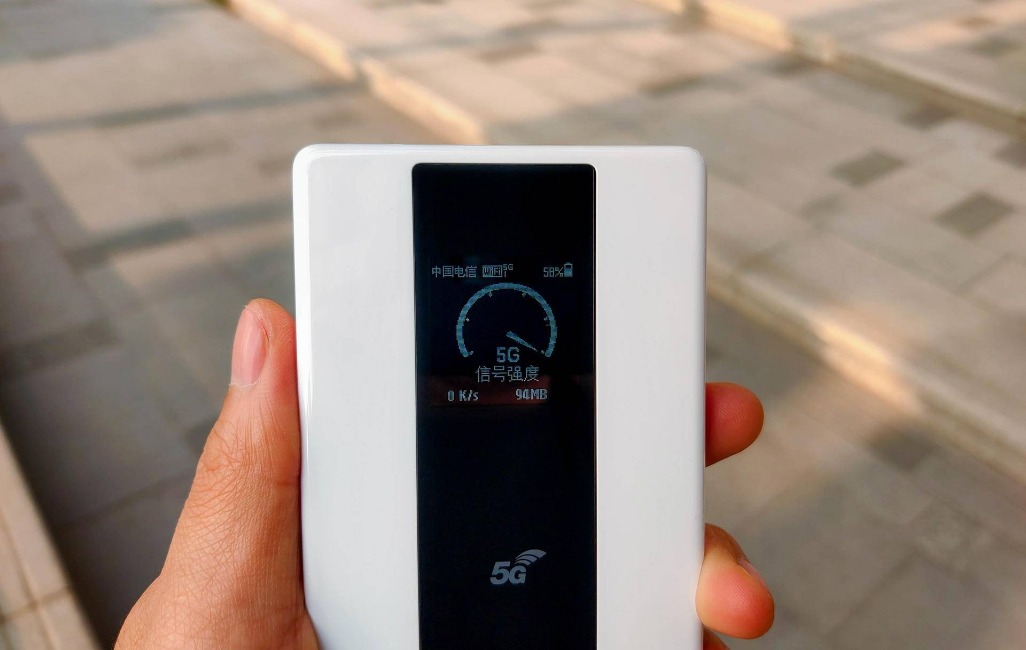 让任何手机都能用上5G，华为5G随行WiFi评测