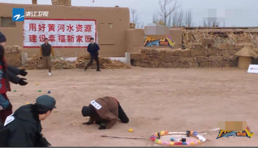 《奔跑吧》流量明星是摆设，4个人只会站着傻笑