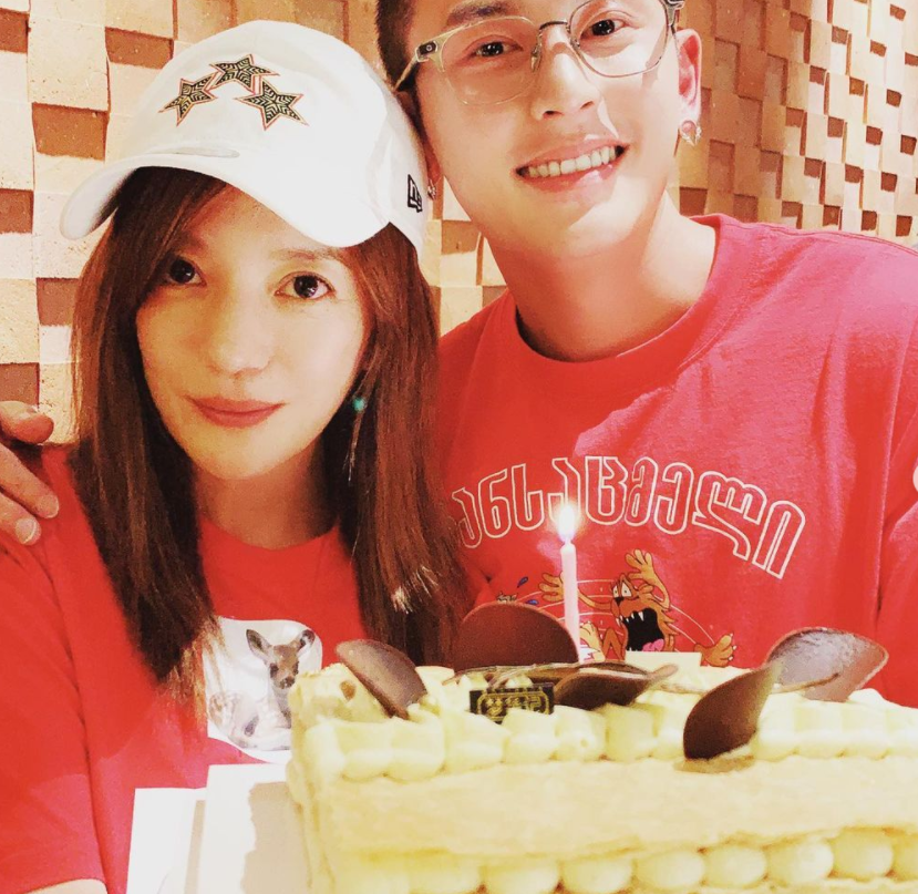 趙薇女兒人美心善，連續6年生日做慈善，捐款已高達上百萬