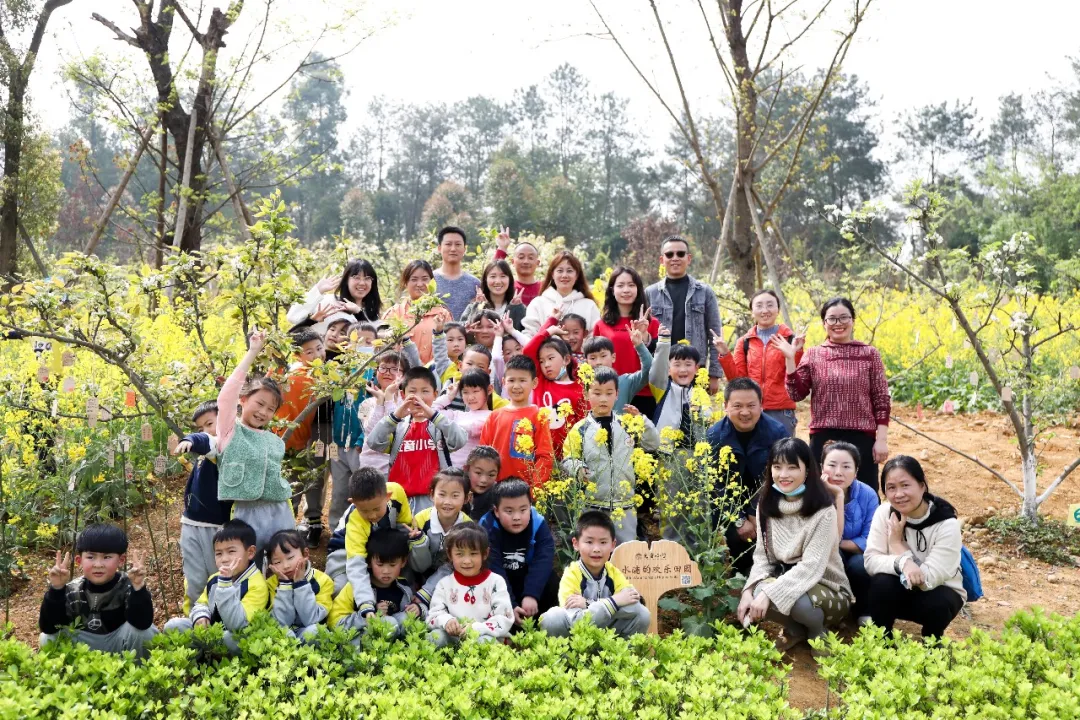 “我们”有一块地这就播种去丨天府新区元音小学劳动实践基地启动