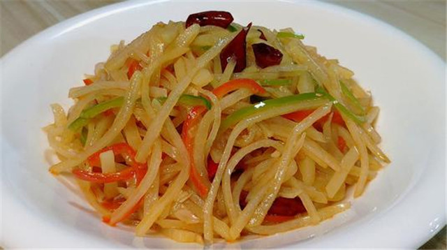 圖片[1]-教你在家做一盤熗拌土豆絲 清脆爽口又下飯 做法簡單一看就會-起舞食譜網