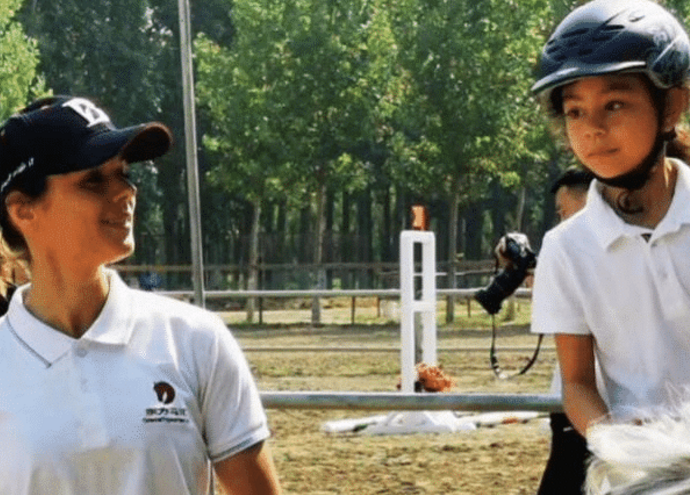 刘烨女儿才是被时光整容！8岁混血味越来越浓，