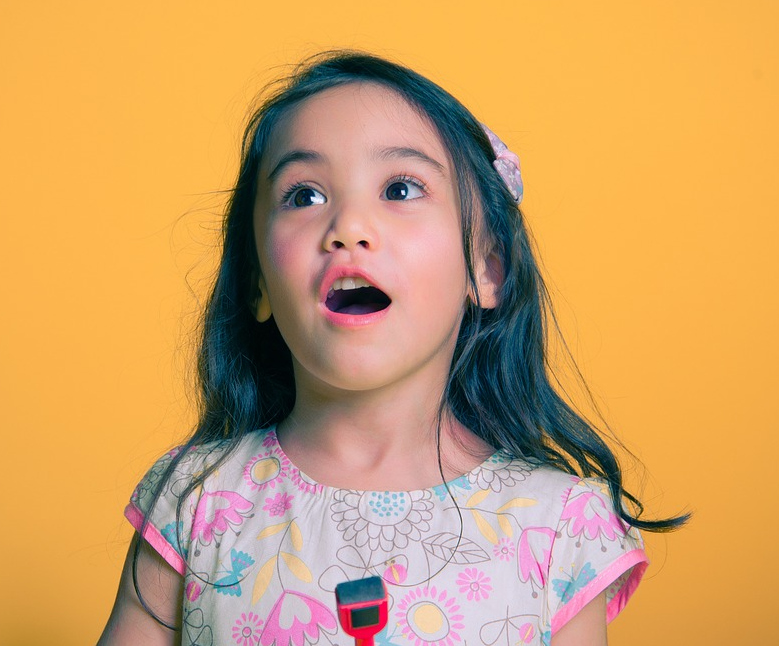 孩子�貴人語遲�智商高？ 美國研究員：愛因斯坦7歲才會說話