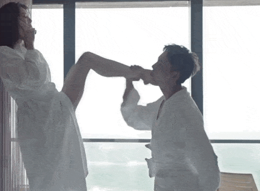 荐书：盛绾绾薄锦墨，爱你爱成双重人格，情不