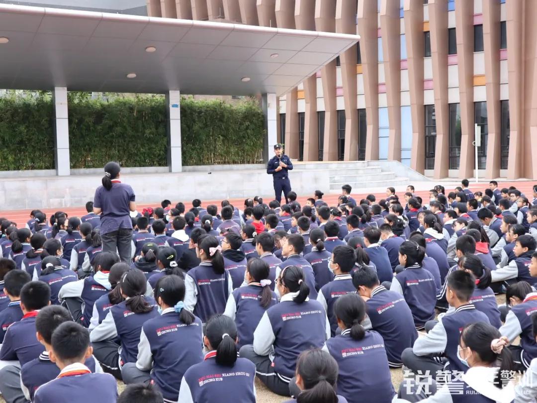 珠海锐警少年警训：安全教育进校园，护航珠海市梅华中学