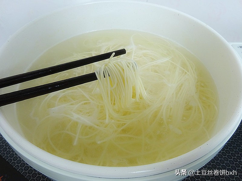 没胃口，那就做这面试试，掌握一个小窍门，好吃停不下筷