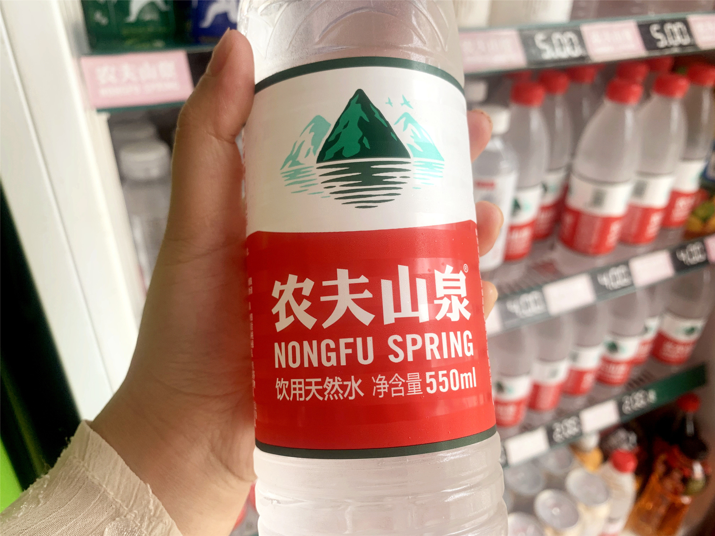 礦泉水、純淨水、天然水、自來水，瓶裝水選哪種更值？ 漲知識了