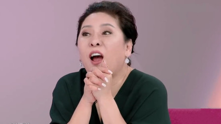 郭碧婷孕肚明显，向佐亲密搂腰现身街头，小两口背影太温馨了