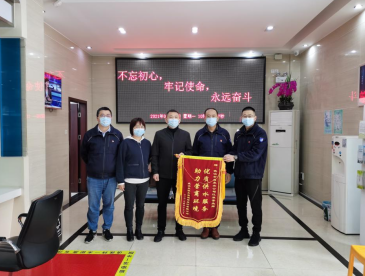 һдȺ ˮףжഺɫ