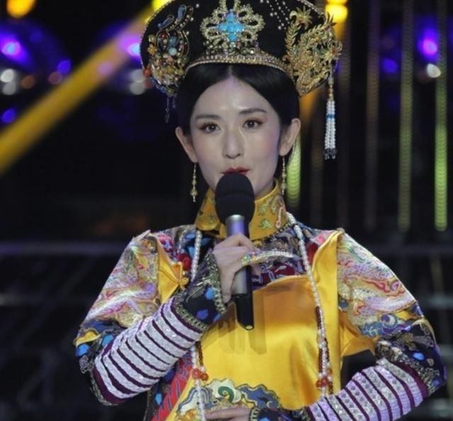 被张雨绮轻易“代替”的谢娜：这时代，没有谁不可取代