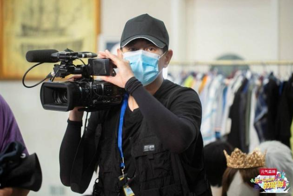 吴奇隆身穿西装佩戴腕表，现代版的十四爷，成熟帅气