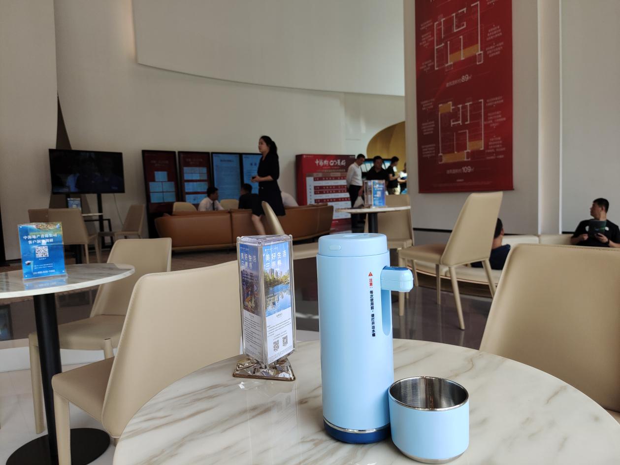 解锁更多使用场景——浩诗便携式饮水机，居家、旅游、办公皆相宜