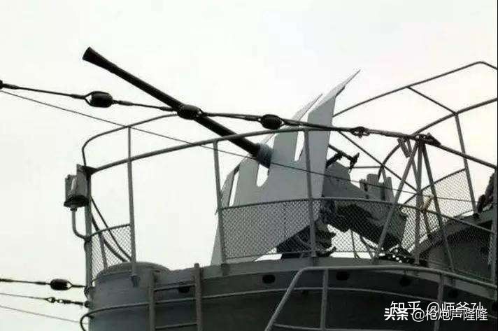 潜艇上装防空导弹？你没听错，历史上还真有一个国家这么干过