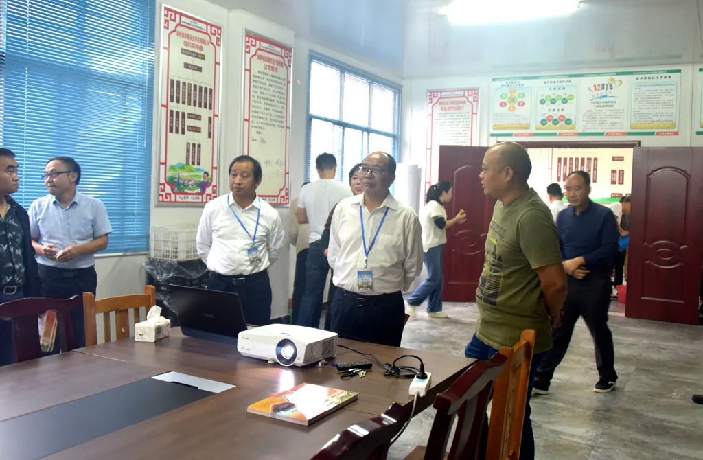推动适度规模经营提升发展能力水平省市人大代表专题视察全市农民专业合作社建设