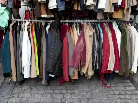 旧衣服回收怎么找销路 旧衣服回收多少钱一斤
