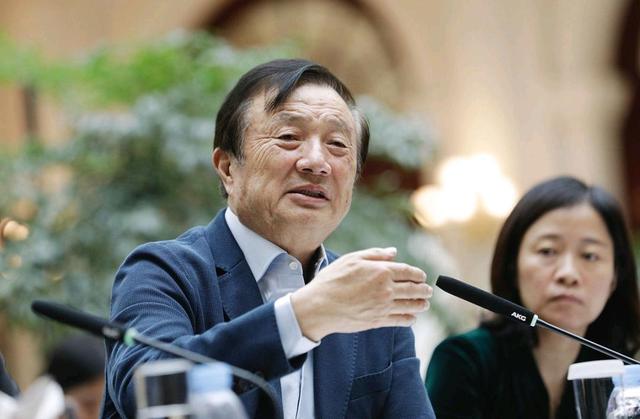 央视点名鸿蒙，华为从不是孤军一人，美国该收手了