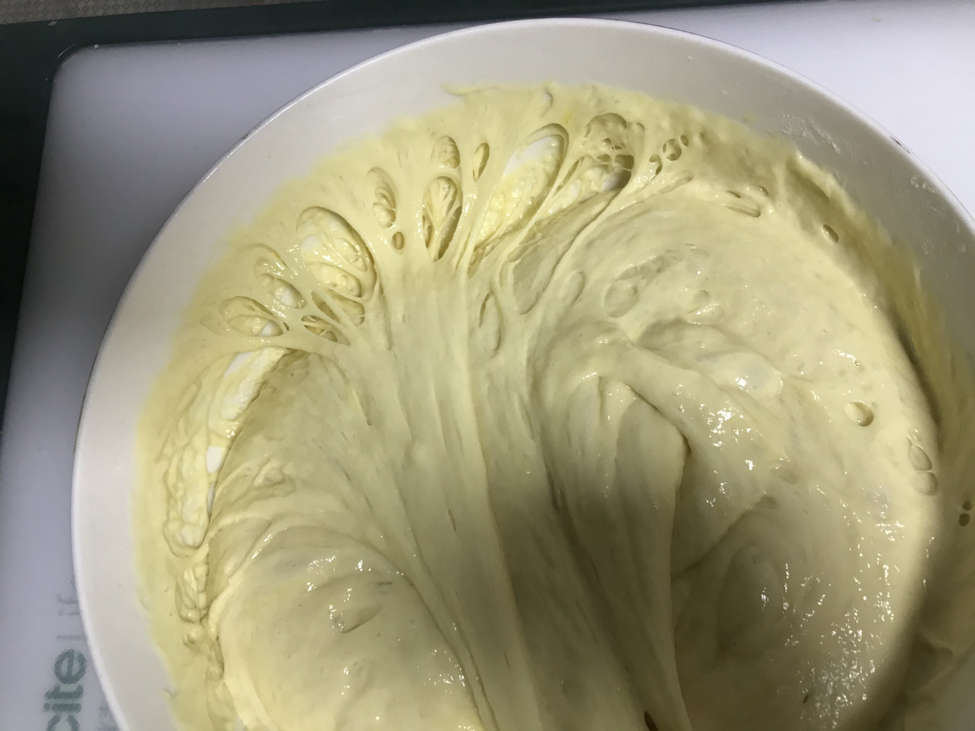 家有麵粉就能做，全程手不沾面，蓬鬆暄軟，無油低糖，好吃不怕胖