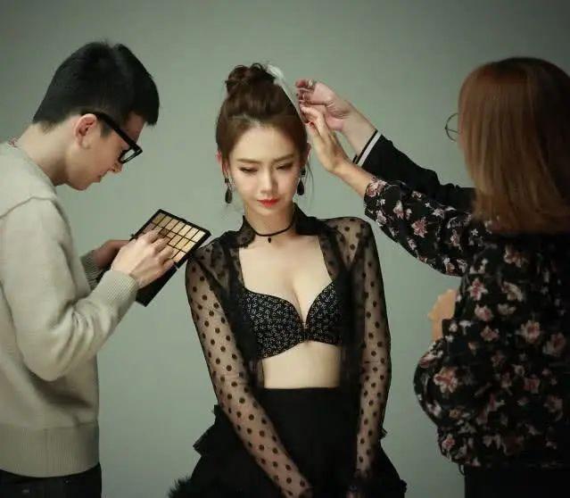 戚薇说自己不适合古装，导演说试试看，结果倾
