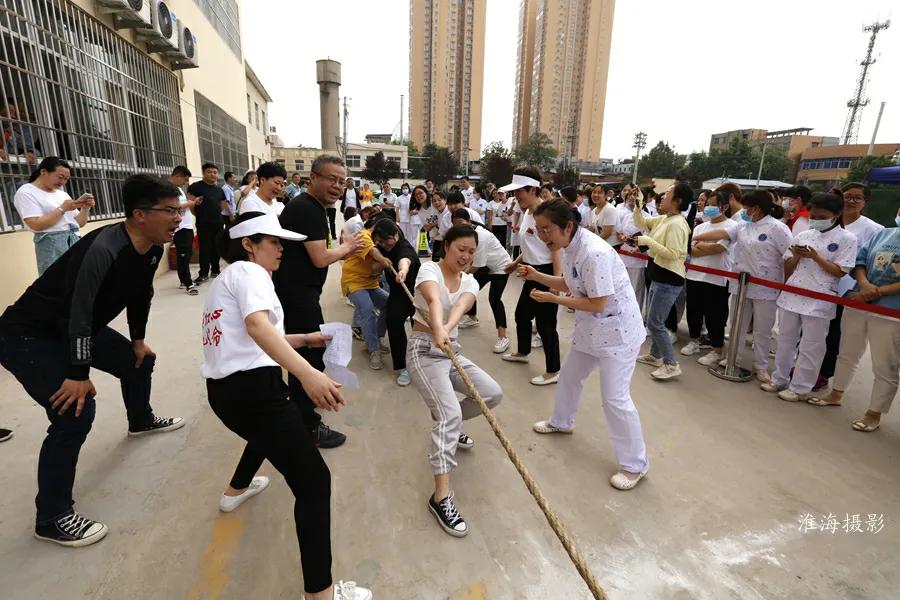 三原县医院庆祝“5.12”国际护士节拔河比赛