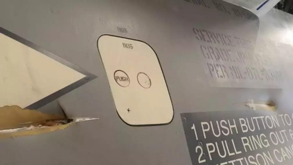 荷兰F-16战机被自己的炮弹击中,上演“我打我自己” | 趣闻-第3张图片-大千世界 荷兰F-16战机被自己的炮弹击中,上演“我打我自己” | 趣闻-第3张图片-大千世界