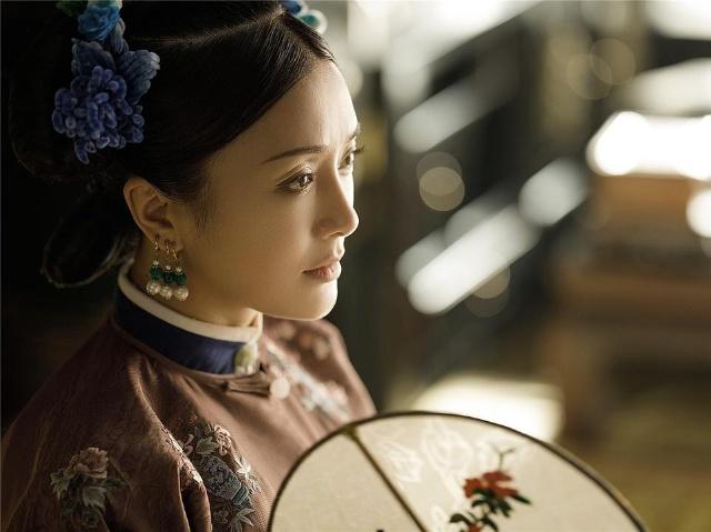 45岁蒋勤勤落泪美上热搜 果然演过琼瑶剧都是“