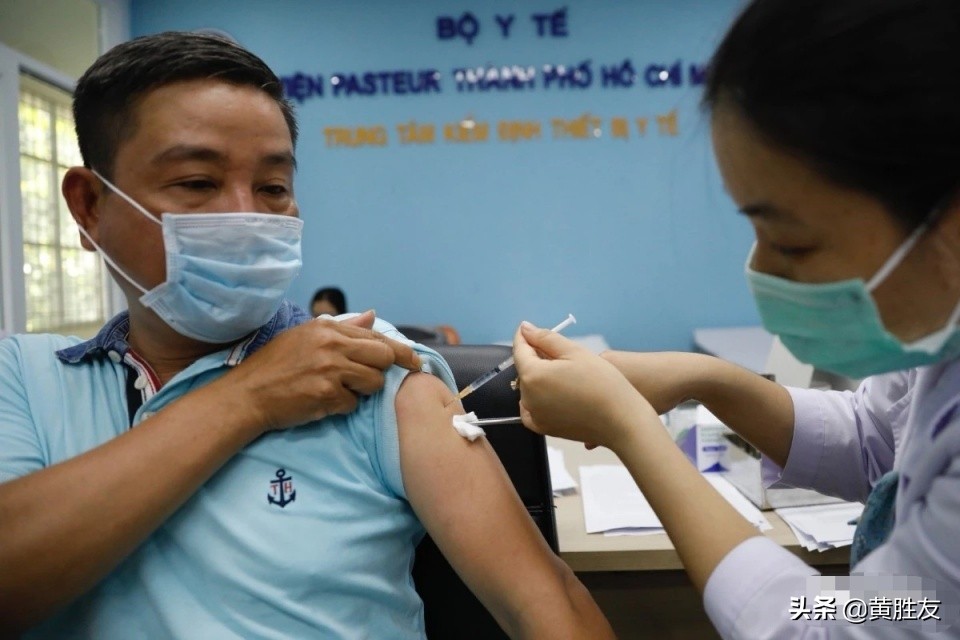 世界首现！越南新发现新冠病毒变异“杂交”病毒，传播力极强