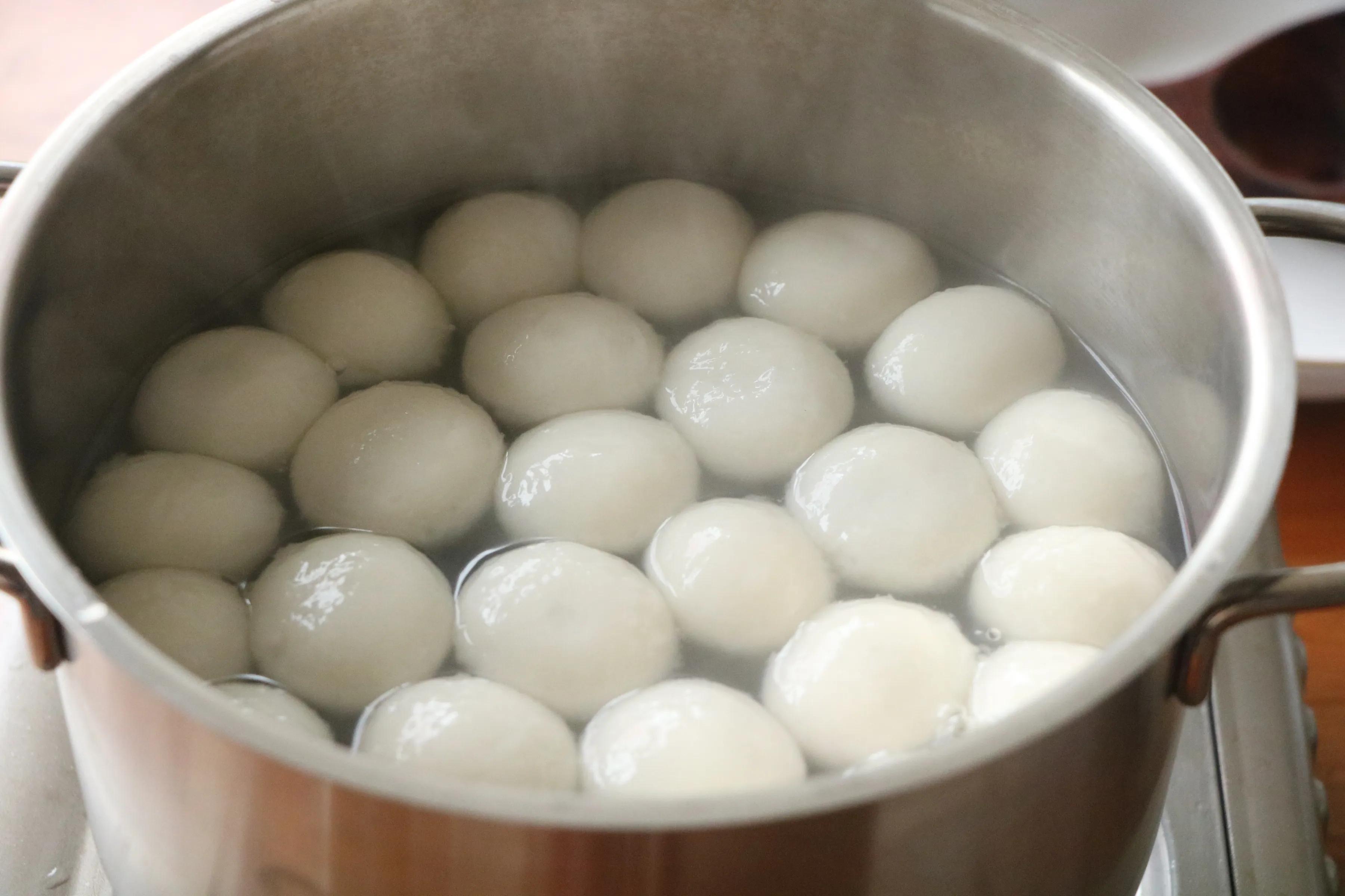 湯圓別直接煮著吃了，多加一步，好吃不甜膩，堪比街邊小吃，香！