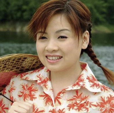“山路十八彎”李瓊消失的20年，從爆紅到銷聲匿跡，她經(jīng)歷了啥