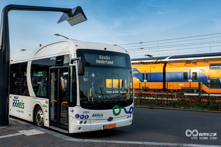 全欧最大电动大巴车队如期交付 比亚迪新能源战略交“高分答卷”
