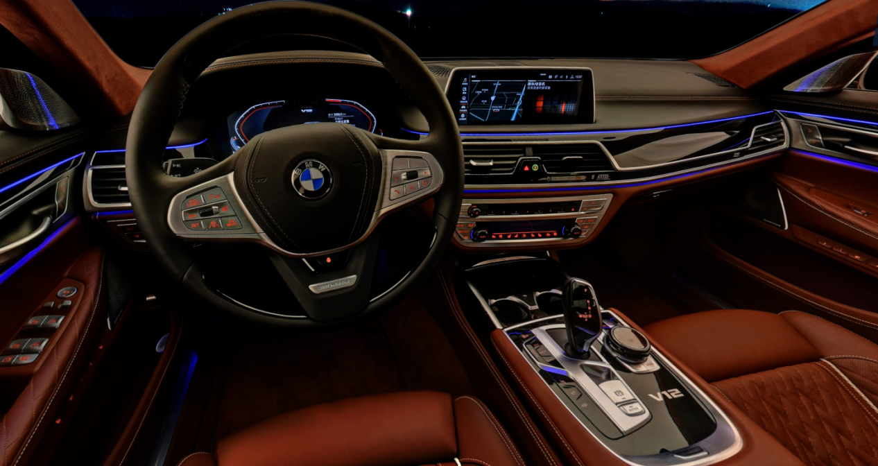 人总要有梦想 来看看这三款百万级豪车